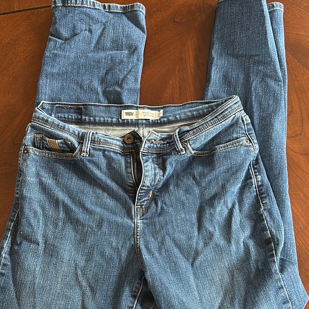 Levi’s Perfectly Slimming 512 Straight Leg